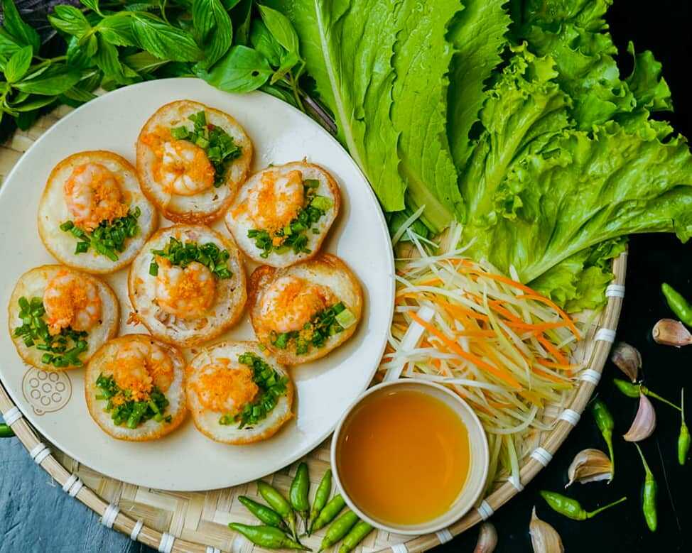 Bánh khọt có thể nói là món ăn nổi tiếng nhất tại Vũng Tàu